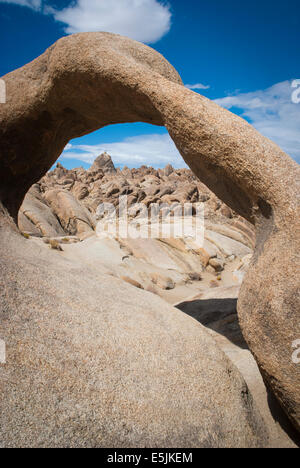 Mobius Arch Alabama Hills, die Berge der Sierra Nevada, Kalifornien USA Stockfoto