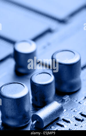 Platine Nahaufnahme getönten in blauer Farbe. Flachen DOF! Stockfoto