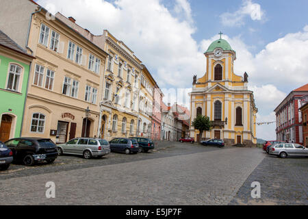 St. Peter und Paul Church - Mirove Square, Ustek Stadt - die kleinste städtische Erhaltung in die Tschechische Republik-Nordböhmen St. Peter und Paul Church - Mirove Square, Ustek Stadt - die kleinste städtische Erhaltung in die Tschechische Republik-Nordböhmen