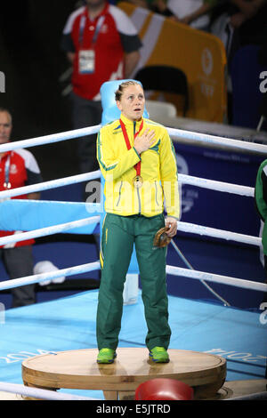 Glasgow, Schottland. 2. August 2014. Glasgow Commonwealth Games. 10. Tag. SSE Hydro. Frauen Boxen. Licht (57-60kg) Finale. Shelley Watt (AUS) feiert Gold. Bildnachweis: Aktion Plus Sport/Alamy Live-Nachrichten Stockfoto