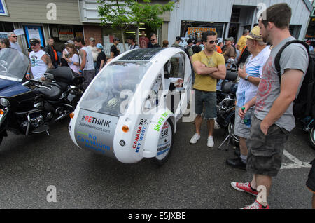 Solar und Pedal powered Trike auf dem Display an der "Freitag der dreizehnte" Motorrad-Rallye im Hafen Dover, Ontario, Kanada. Stockfoto