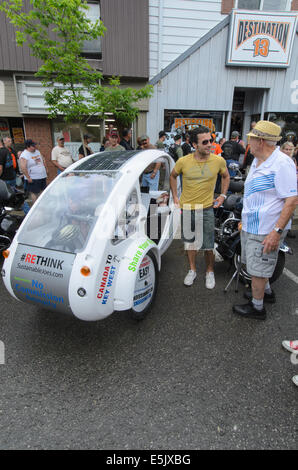 Solar und Pedal powered Trike auf dem Display an der "Freitag der dreizehnte" Motorrad-Rallye im Hafen Dover, Ontario, Kanada. Stockfoto