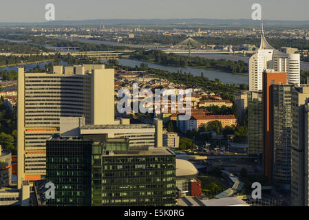 Wien, Donau-City, UNO-City, Neue Donau Turm von Architekt Harry Seidler, Donau Stockfoto