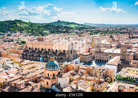 Bologna, Italien-Mai 17, 2014:panorama von Bologna-Blick von der berühmten "Asinelli" Tower befindet sich im Zentrum der Stadt. Sie können se Stockfoto