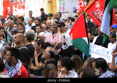 Grenoble, Frankreich. 2. August 2014. Propalästinensische Demonstration gegen die israelische Militäroperation im Gaza-Streifen. Grenoble am 2. August. Grenoble, Frankreich - 02.08.2014 Credit: Thibaut/Alamy Live-Nachrichten Stockfoto