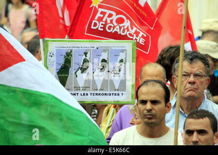 Grenoble, Frankreich. 2. August 2014. Propalästinensische Demonstration gegen die israelische Militäroperation im Gaza-Streifen. Grenoble am 2. August. Grenoble, Frankreich - 02.08.2014 Credit: Thibaut/Alamy Live-Nachrichten Stockfoto