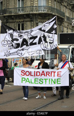 Grenoble, Frankreich. 2. August 2014. Propalästinensische Demonstration gegen die israelische Militäroperation im Gaza-Streifen. Grenoble am 2. August. Grenoble, Frankreich - 02.08.2014 Credit: Thibaut/Alamy Live-Nachrichten Stockfoto