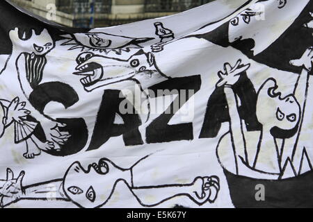 Grenoble, Frankreich. 2. August 2014. Propalästinensische Demonstration gegen die israelische Militäroperation im Gaza-Streifen. Grenoble am 2. August. Grenoble, Frankreich - 02.08.2014 Credit: Thibaut/Alamy Live-Nachrichten Stockfoto