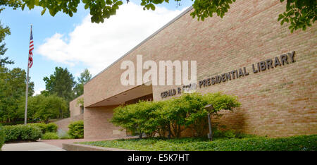 ANN ARBOR, MI - 24 Juni: The Gerald Ford Präsidentenbibliothek in Ann Arbor, MI am 24. Juni 2014, gezeigt umfasst 24 Millionen Seiten Stockfoto