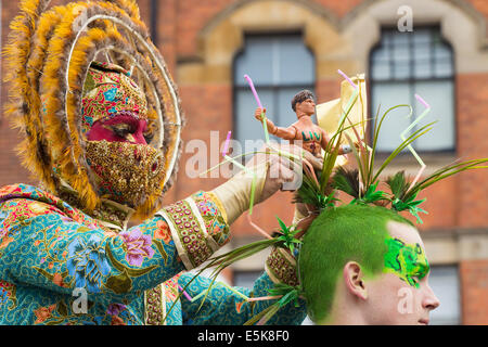 Künstlerische Friseure und Straßentheater-Darsteller, Pulsipher Stockton International Riverside Festival, Stockton on Tees. UK Stockfoto