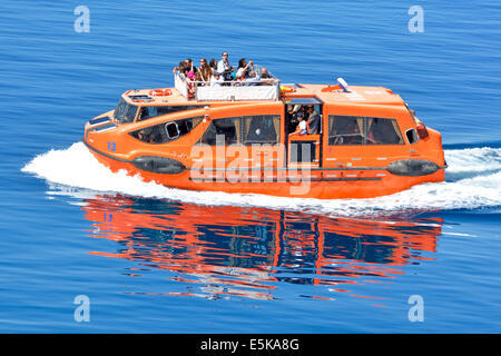 Die rettungsboote Ausschreibung Kreuzfahrtschiff Passagiere Fähre zwischen Off-shore Anchorage & Split (Namen des Schiffes digital entfernt siehe Alamy zusätzliche Info Panel) Stockfoto