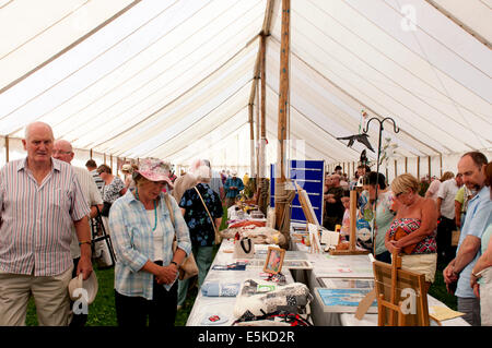 Badsey Flower Show Festzelt, Worcestershire, England, UK Stockfoto