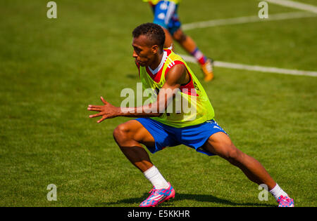 Portland, Oregon, USA. 3. August 2014. Als neunzehn Jahre alte Julian Green der jüngste US-Männer Spieler ein Tor im WM-Spiel in diesem Sommer wurde, konzentrierte sich die Augen der Fußball-WM auf ihn. Grün (in Yellowshirt) derzeit für das Kraftpaket FC - Bayern München spielt aber ist den Worten zitiert: "ich will die Zukunft des US-Männer Nationalmannschaft sein ''. Das heißt, Augen auf beiden Seiten des Atlantiks auf ihn sein werden, wie Bayern München gegen die MLS All-Stars in Portland, Oregon Providence Field am Mittwoch Gesichter, off. Credit: Ken Hawkins/ZUMA Draht/Alamy Live-Nachrichten Stockfoto