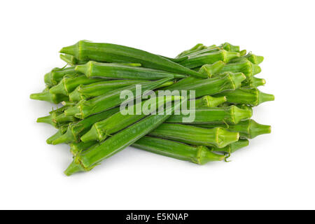 Okra, ganze rohe Okro Hülsen Stockfoto