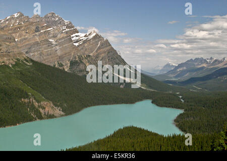 Peyto Lake ist ein Gletscher gespeisten See im Banff-Nationalpark der kanadischen Rockies Icefields Parkway. Stockfoto