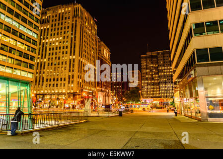 Nacht Straßenbild in der Innenstadt von Philadelphia Stockfoto