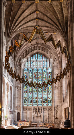 Hereford Kathedrale, UK. Ein Blick unter die Corona in der Kreuzung in der südlichen Querschiff Stockfoto