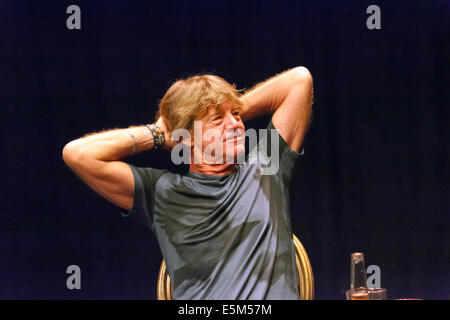 Aufnahmen bei einem ausgelassenen Abend mit Robin Askwith, präsentiert von Misty Moon Productions, oben auf das Torhaus im Rahmen des Camden Fringe Festival Stockfoto