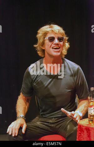 Aufnahmen bei einem ausgelassenen Abend mit Robin Askwith, präsentiert von Misty Moon Productions, oben auf das Torhaus im Rahmen des Camden Fringe Festival Stockfoto