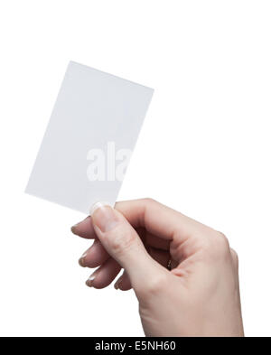 Weibliche Hand, die eine leere Visitenkarte Stockfoto