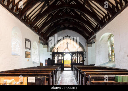 Innenraum der Pfarrkirche Kirche von St Materiana Tintagel Cornwall England UK Stockfoto