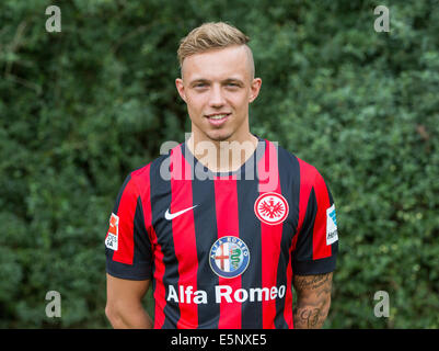 Deutsche Fußball Bundesliga - Fototermin Eintracht Frankfurt am 29. Juli 2014 in Frankfurt am Main: Sonny Kittel. Stockfoto