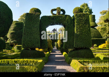 Levens Hall, Cumbria, UK. Eine späte 16c Herrenhaus berühmt für seine exzentrischen topiary Garten im Besitz der Familie Bagot Stockfoto