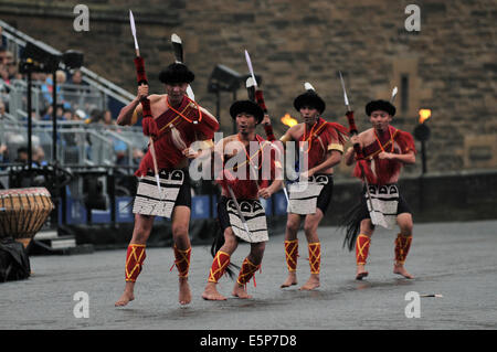 Edinburgh, Schottland. 2. August 2014. Das Royal Edinburgh Military Tattoo findet auf dem Vorplatz der Welt berühmte E Stockfoto