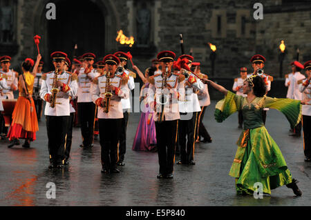 Edinburgh, Schottland. 2. August 2014. Das Royal Edinburgh Military Tattoo findet auf dem Vorplatz der Welt berühmte E Stockfoto