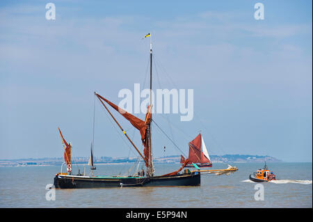 Thames Schiff Segeln Anzeige während Whitstable Oyster Festival Kent England UK Stockfoto