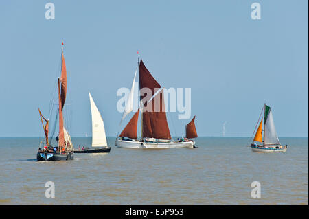 Thames Schiff Segeln Anzeige während Whitstable Oyster Festival Kent England UK Stockfoto