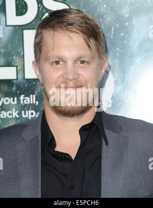 Los Angeles, CA, USA. 4. August 2014. Joe Massingill im Ankunftsbereich für wenn das Spiel hoch Premiere, Arclight Hollywood, Los Angeles, CA 4. August 2014 steht. Bildnachweis: Dee Cercone/Everett Collection/Alamy Live-Nachrichten Stockfoto