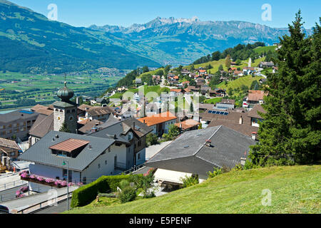 Blick von Triesenberg über das Rheintal in Richtung der Alpstein Berge, Fürstentum Liechtenstein Stockfoto