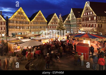 Weihnachtsmarkt im Marktplatz, Herrenberg, Boblingen District, Baden-Württemberg, Deutschland, Europa Stockfoto