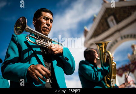 Musiker, Fiesta De La Virgen De La Candelaria, Copacabana, Titicacasee, Bolivien, Südamerika Stockfoto