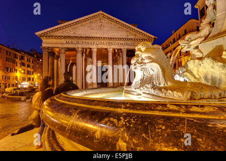 Piazza della Rotonda und Pantheon, Rom, Latium, Italien, Europa Stockfoto