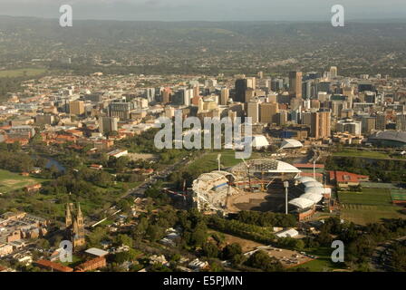 Luftaufnahme der Innenstadt von Adelaide, South Australia, Australien, Pazifik Stockfoto