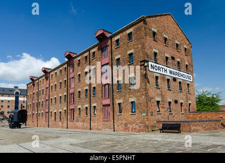 Nord-Lager in Gloucester Docks welche jetzt Cotains appartments Stockfoto