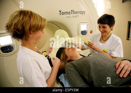 Im Januar 2007 das Institut Curie, Paris, Frankreich, war das erste Krankenhaus in Frankreich zur Behandlung von Krebs mit TomoTherapy, dies Stockfoto