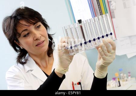 Die Einheit 658 des französischen nationalen Instituts für Gesundheit und medizinische Forschung (Inserm) führt Forschungen am Knochen Stockfoto