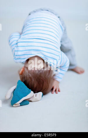 13 Monate altes Babymädchen. Stockfoto