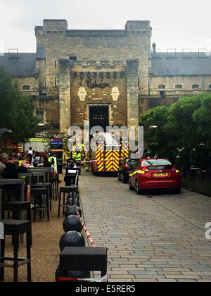 Oxford, Oxfordshire, Vereinigtes Königreich. 5. August 2014. Ein kleines Feuer brach im Malmaison Hotel in Oxford. Das Burgviertel war abgesperrt. Das Hotel sagt alles in Ordnung ist und das Feuer ist jetzt heraus. Bildnachweis: Annabel Dixon/Alamy Live-Nachrichten Stockfoto