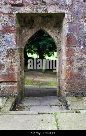 Eingang an der alten St. Marys Kirche Pateley Bridge North Yorkshire in England Stockfoto