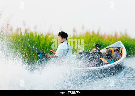Südost-Asien, Myanmar (Burma), Inle-See, Bootsführer Stockfoto
