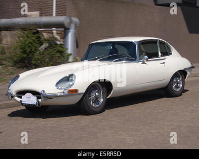 1967 Jaguar E-TYPE 42 Liter 2 2, niederländischer Lizenz Registrierung DM-13-12, pic2 Stockfoto