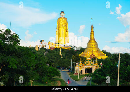 Süd-Ost-Asien, Myanmar, Monywa, Bodhi Tataung größte Buddha-Statue in der Welt Stockfoto