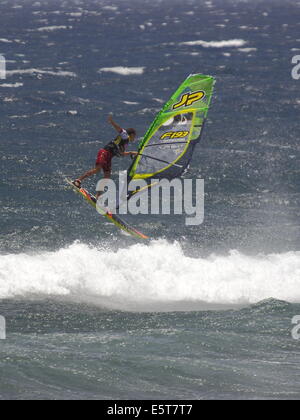 Französische Windsurfer Antoine Martin, im Wettbewerb mit dem PWA Wind- und Wellenbedingungen Festival 2014 in Pozo Izquierdo, Gran Canaria. Stockfoto