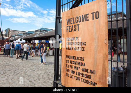 London, England 3. August 2014 "Schlemmen" Food Festival zeigt die besten Londoner Restaurants und Suppen Stockfoto