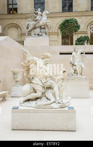 Skulpturenhalle in dem Louvre Museum in Paris, Frankreich Stockfoto