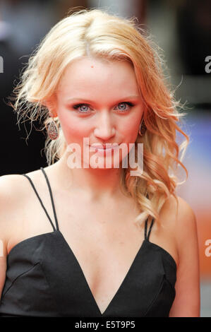 London, UK. 5. August 2014. Emily Berrington besucht die Weltpremiere von The Inbetweeners 2 auf 08.05.2014 The VUE Leicester Square, London. Personen im Bild: Emily Berrington. Bildnachweis: Julie Edwards/Alamy Live-Nachrichten Stockfoto